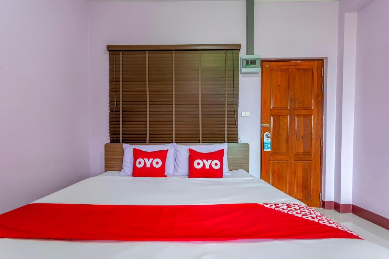 Oyo 1053 Bloom Guest House Chiang Mai Exterior foto