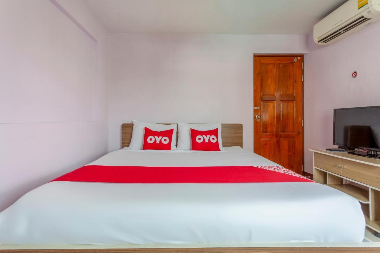 Oyo 1053 Bloom Guest House Chiang Mai Exterior foto