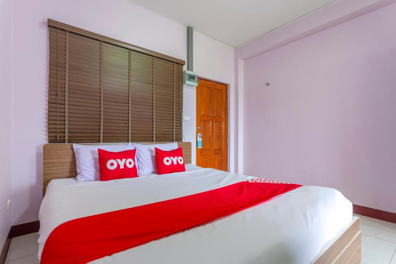 Oyo 1053 Bloom Guest House Chiang Mai Exterior foto